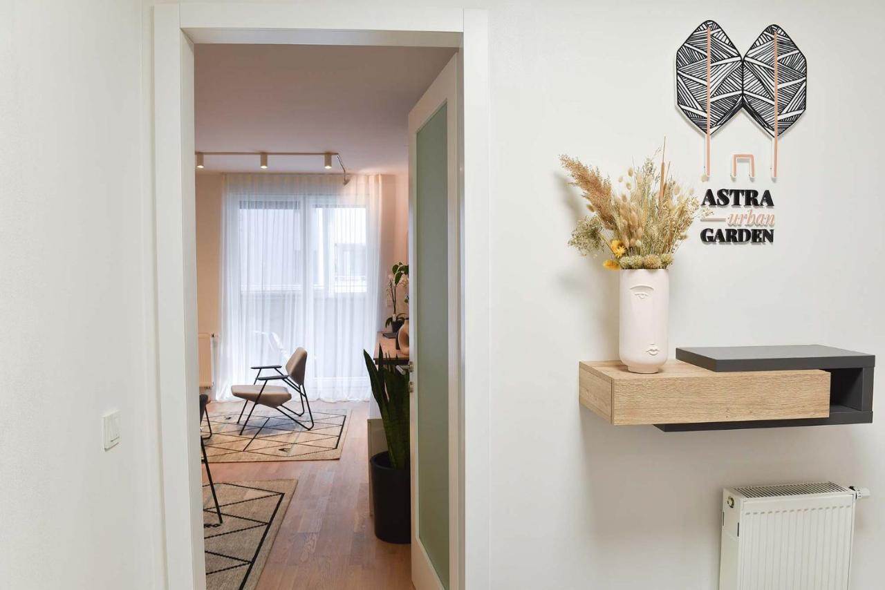Astra Urban Garden Apartment, 2 Garage Parking Spaces Apartment Zagreb