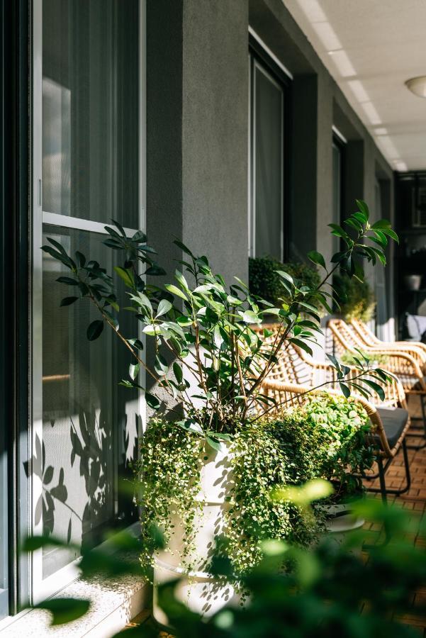 Apartment Astra Urban Garden Apartment, 2 Garage Parking Spaces *